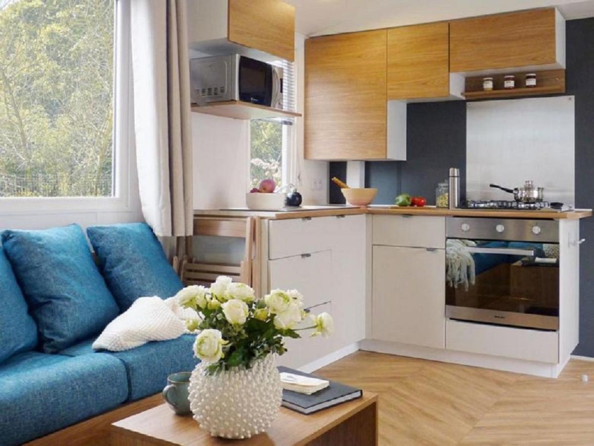 Chalet Op Camping Lauwersoog Met 3 Slaapkamers En Vaatwasser - Joycasa 外观 照片