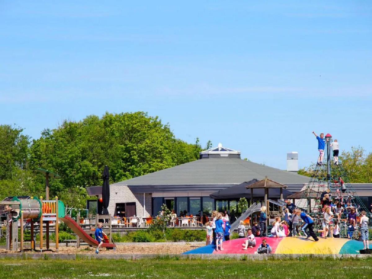 Chalet Op Camping Lauwersoog Met 3 Slaapkamers En Vaatwasser - Joycasa 外观 照片