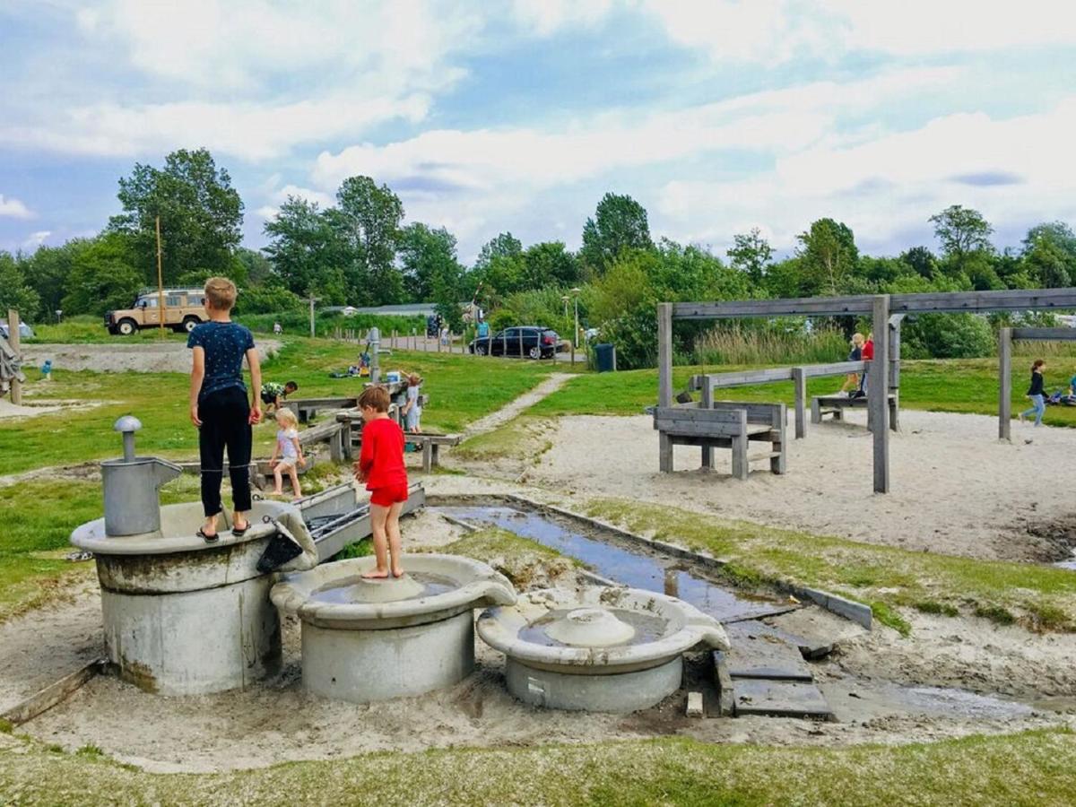 Chalet Op Camping Lauwersoog Met 3 Slaapkamers En Vaatwasser - Joycasa 外观 照片